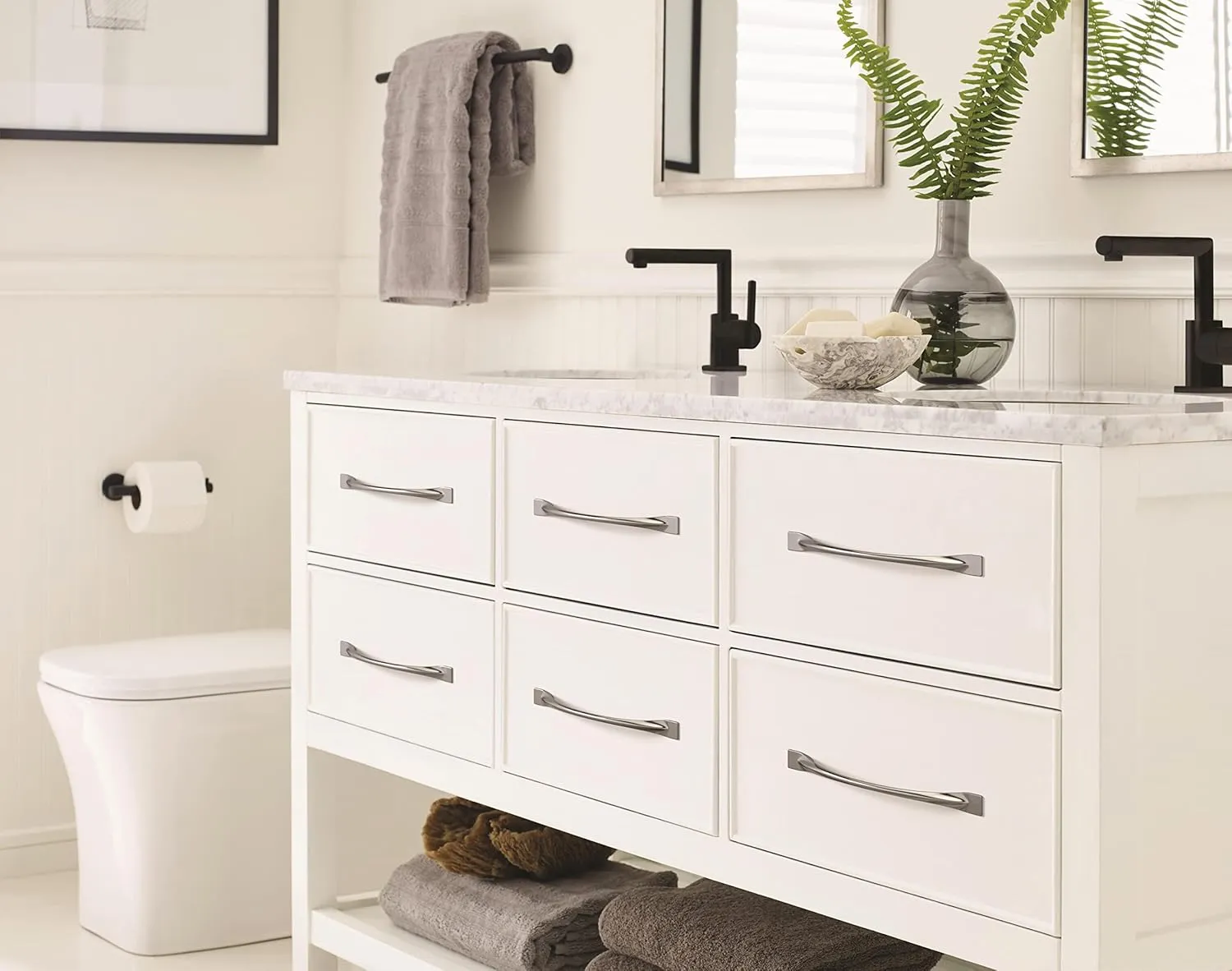 Amerock | Cabinet Pull | Polished Chrome | 8-13/16 inch (224 mm) Center-to-Center | Uprise | 1 Pack | Drawer Pull | Cabinet Handle | Cabinet Hardware