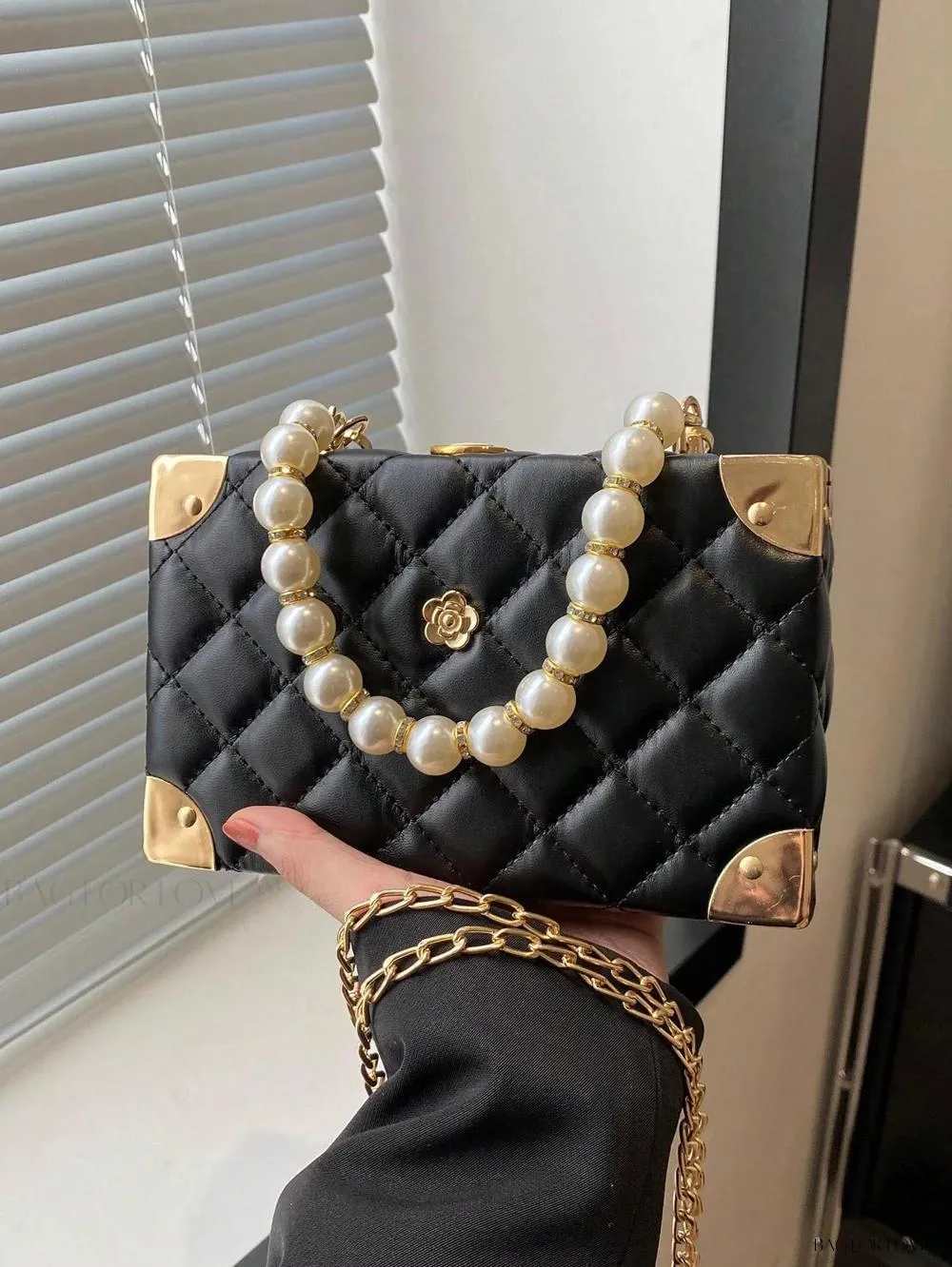BagForLove - Women's Elegant Crossbody Messenger Bag Featuring Solid Quilted Design and Pearlescent Accents