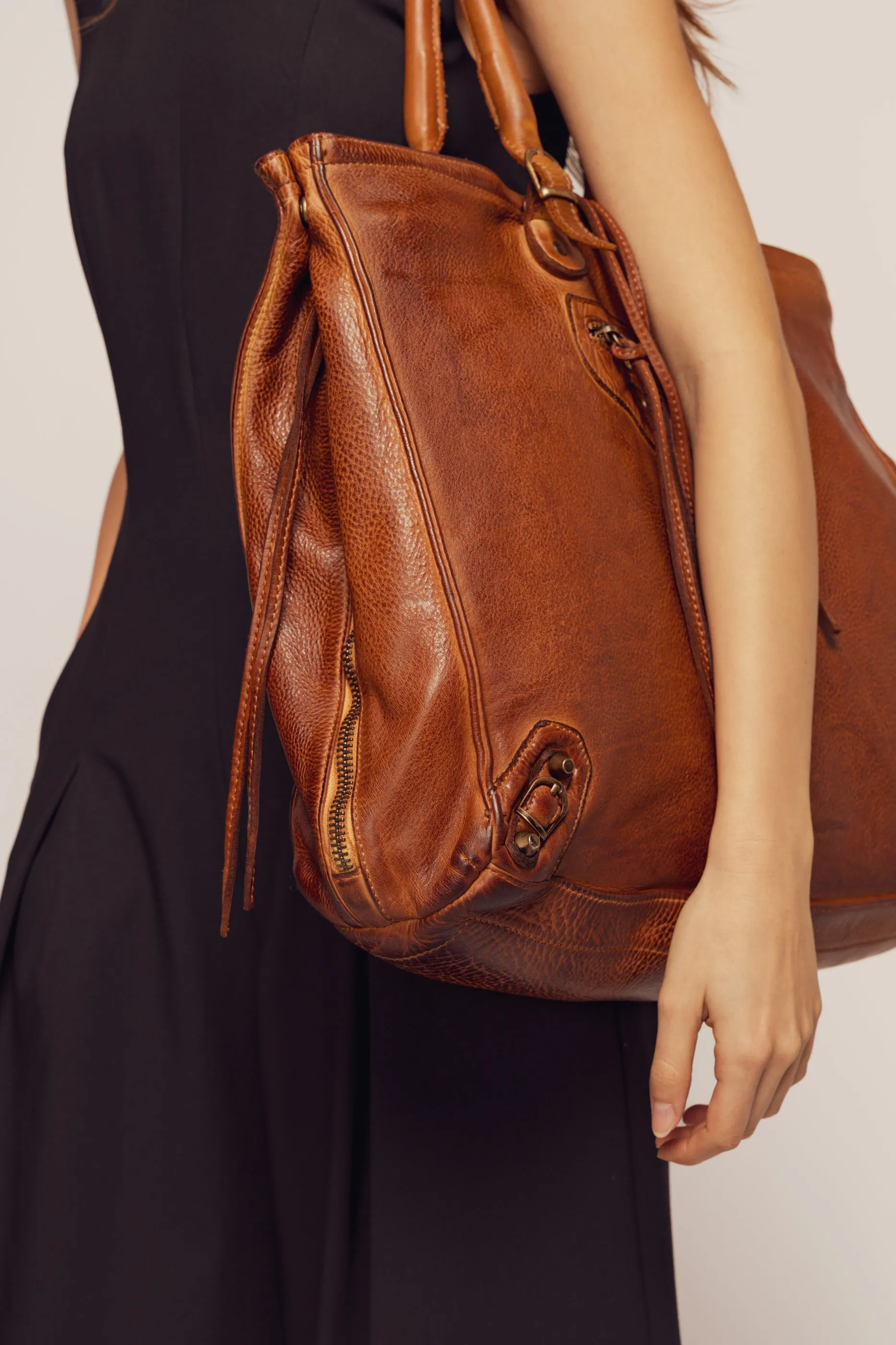 Bayside84 XL Classic Fringe Tote - Cognac