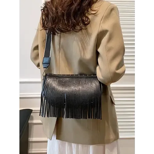 Chic Leather Fringe Studded Crossbody Bag for Stylish Adventures