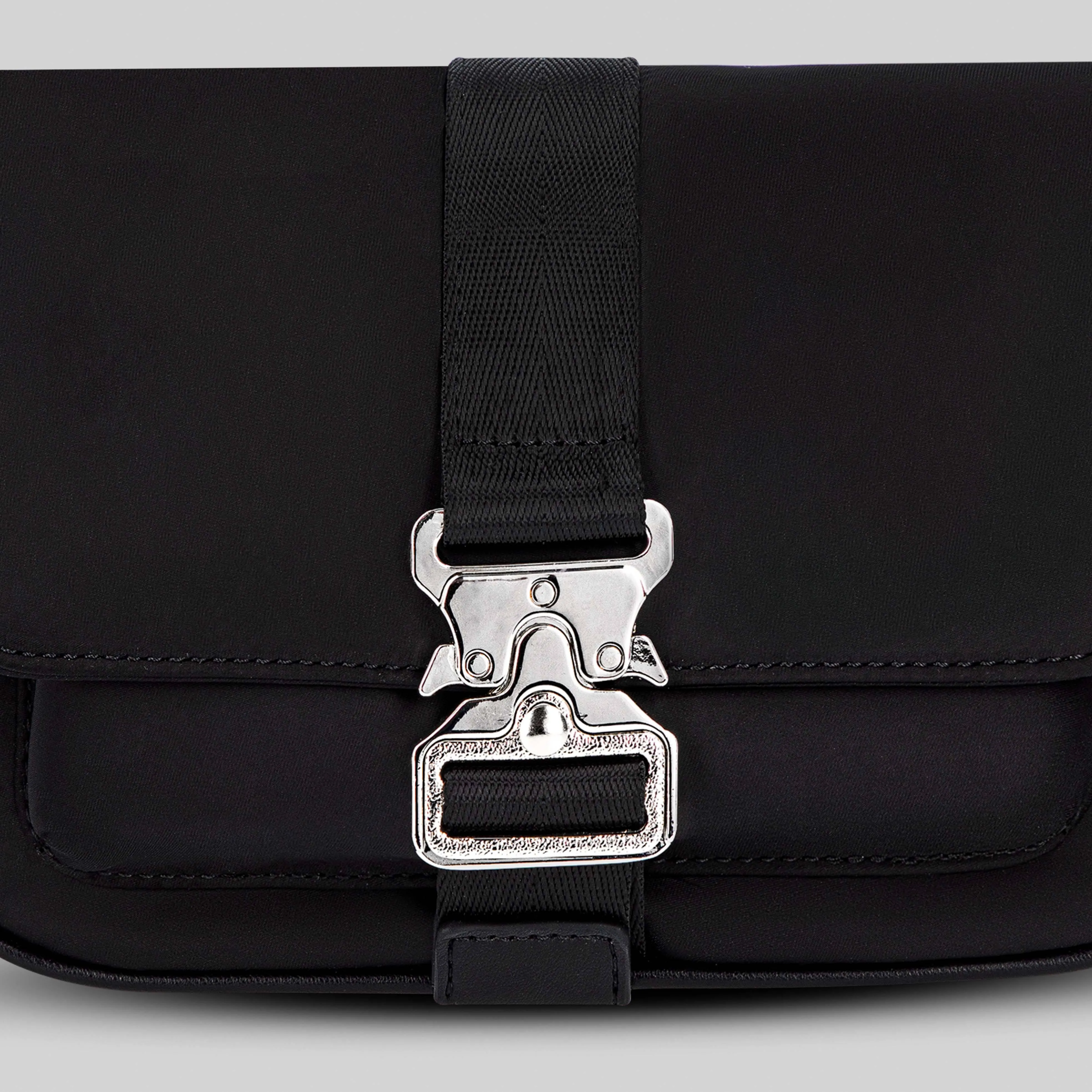 FANNYPACK LEXUS BLACK