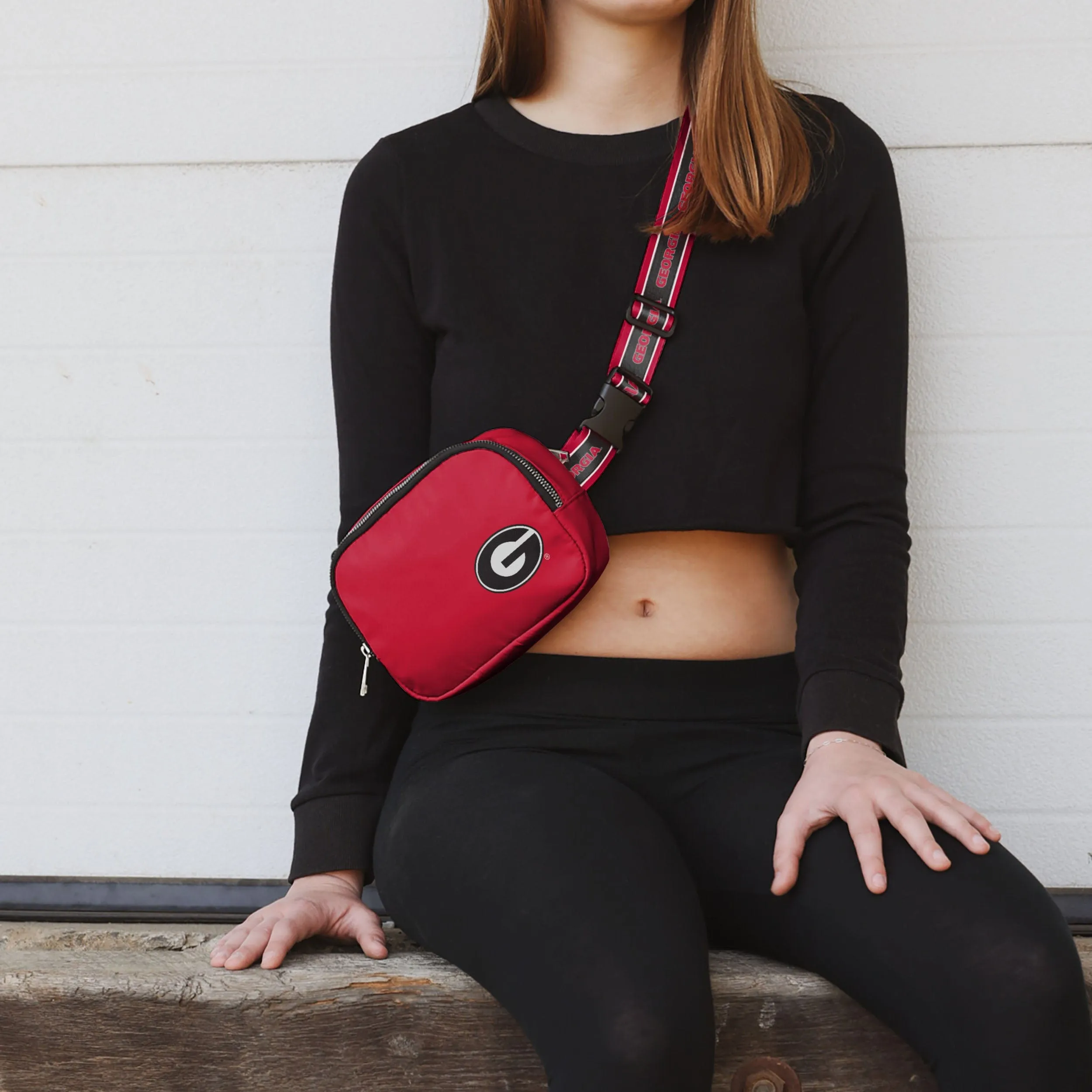 Georgia Bulldogs Team Wordmark Crossbody Belt Bag
