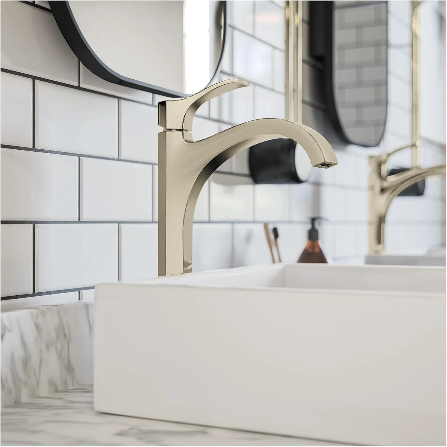 hansgrohe Locarno Transitional Ribbon Spray 1-Handle 1 14-inch Tall Bathroom Sink Faucet in Polished Nickel, 04811830