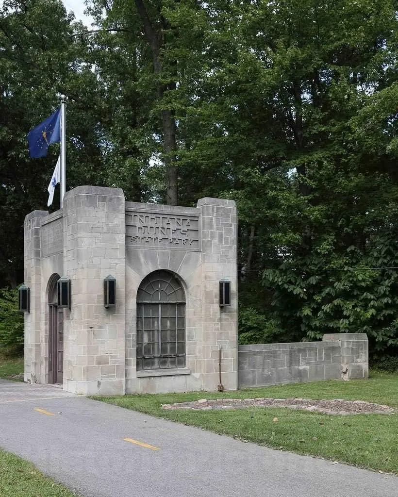 Historic Pictoric Photo - Entry Portal to Indiana Dunes State Park, encompassing 2,182 Acres of Beaches, Sand Dunes, and marshes Along Lake Michigan in Porter County, Indiana 11in x 14in
