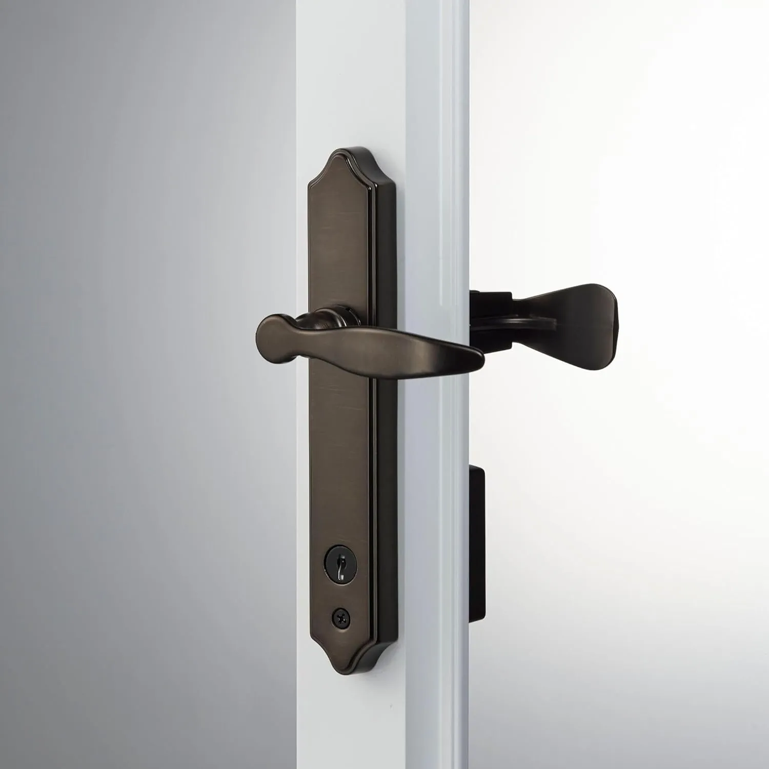 Ideal Security 1216 Surface Mount Storm Door Handle with Lock and Key for 1 – 1 ½ inches Thick Doors (Oiled Rubbed Bronze, 4-Posts)