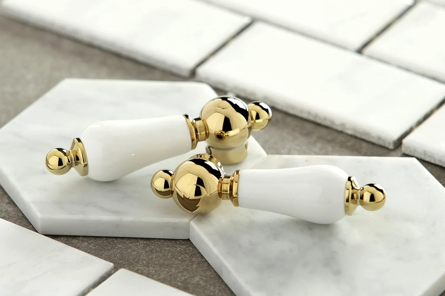 Kingston Brass KB1602PL Heritage 4-Inch Centerset Lavatory Faucet with Porcelain Lever Handle, Polished Brass