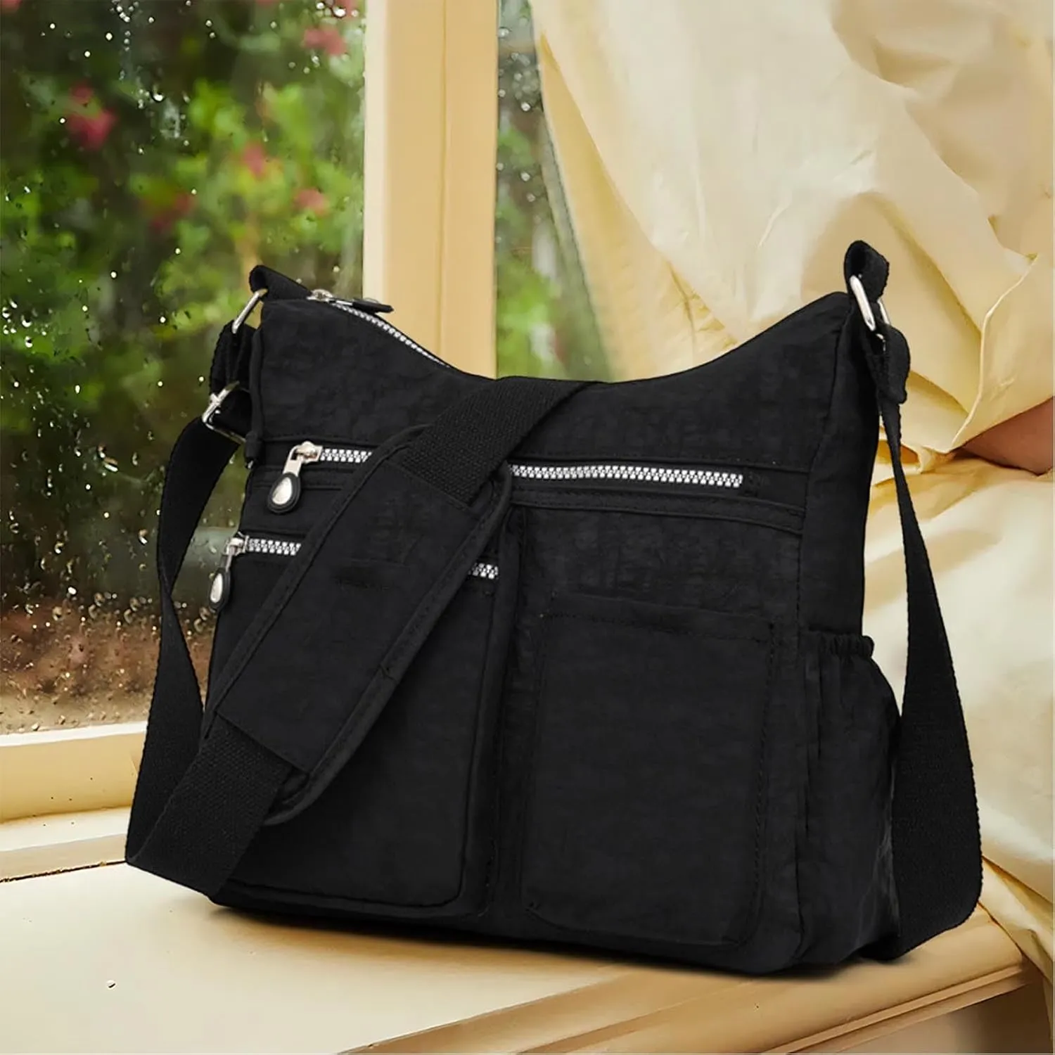 Multi Compartment Crossbody Bag for Women, Lightweight Large Capacity Shoulder Bag, for Travel or Outdoor Sports Use