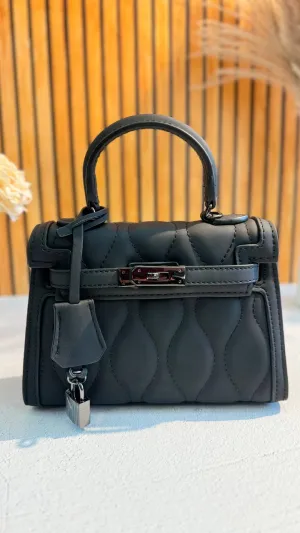Noir Chic – Stylish Faux Leather Bag