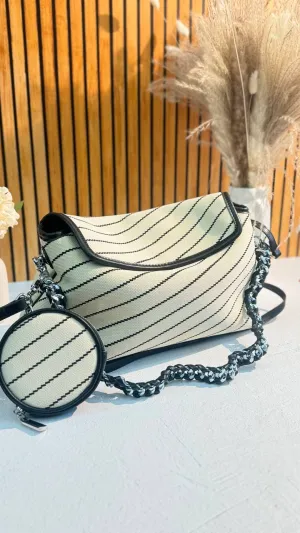 PU Striped Chic Bag – Style and Practicality in One Accessory