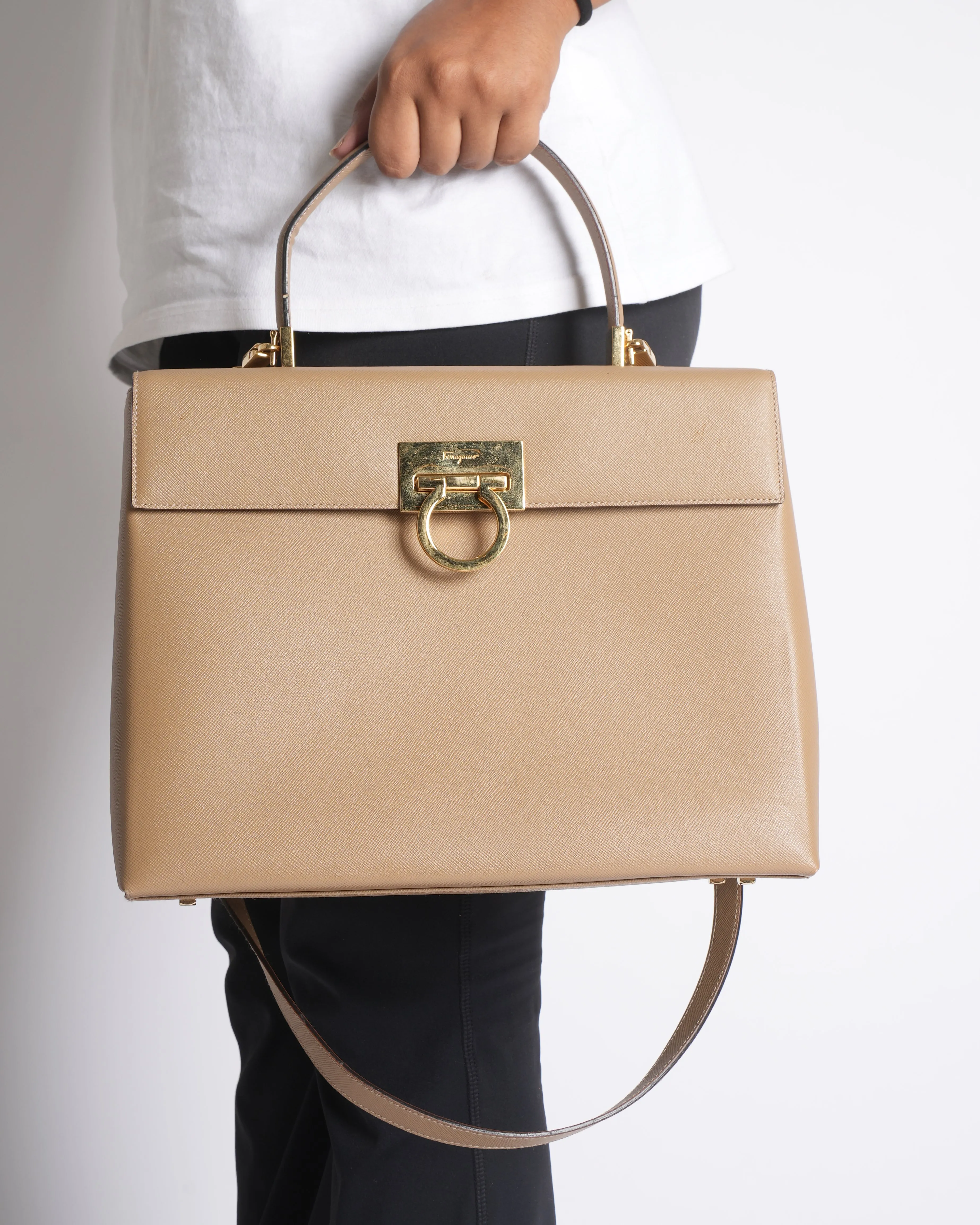 Salvatore Ferragamo nude omega logo handbag