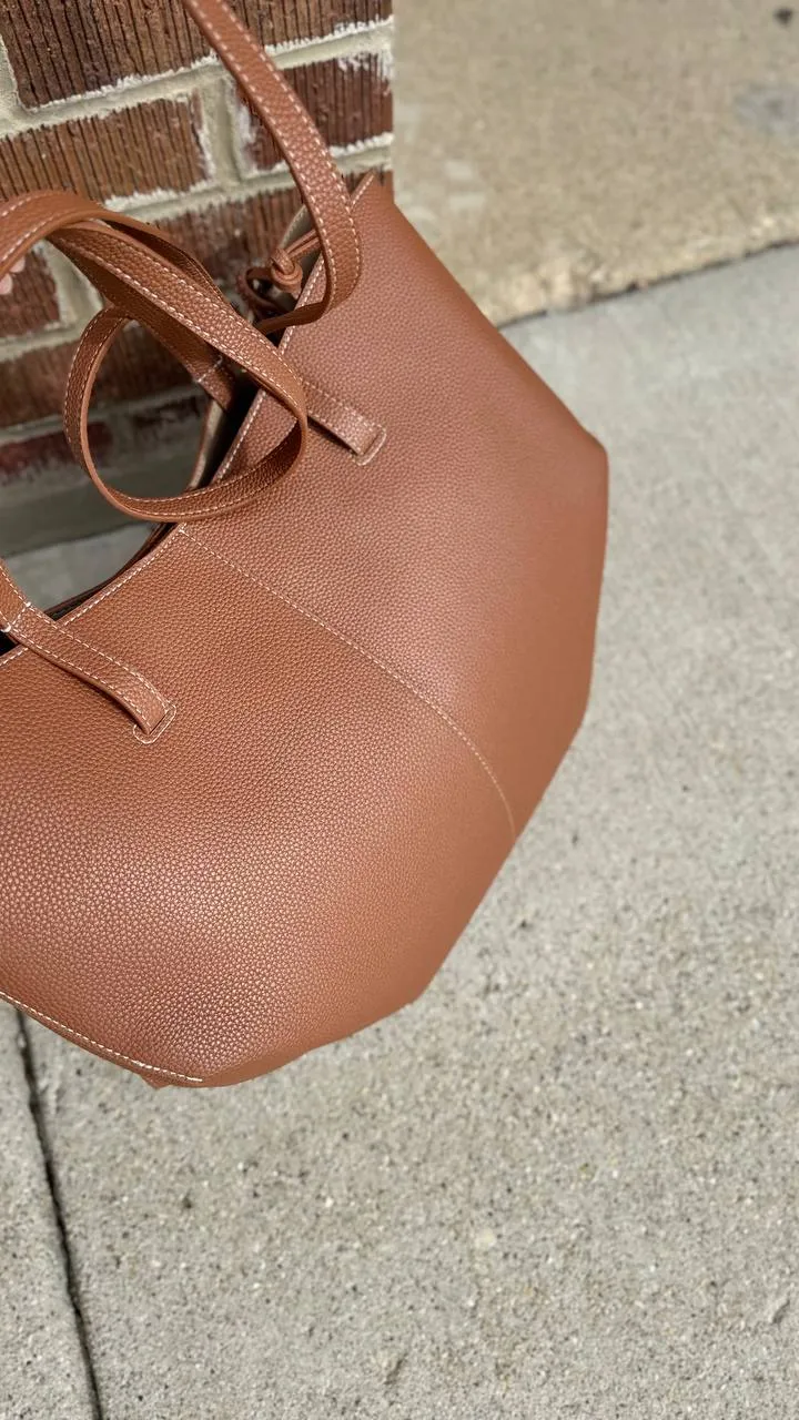 Shopper “Dolce Vita” – Italian Chic and Thoughtful Functionality
