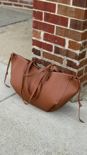 Shopper “Dolce Vita” – Italian Chic and Thoughtful Functionality
