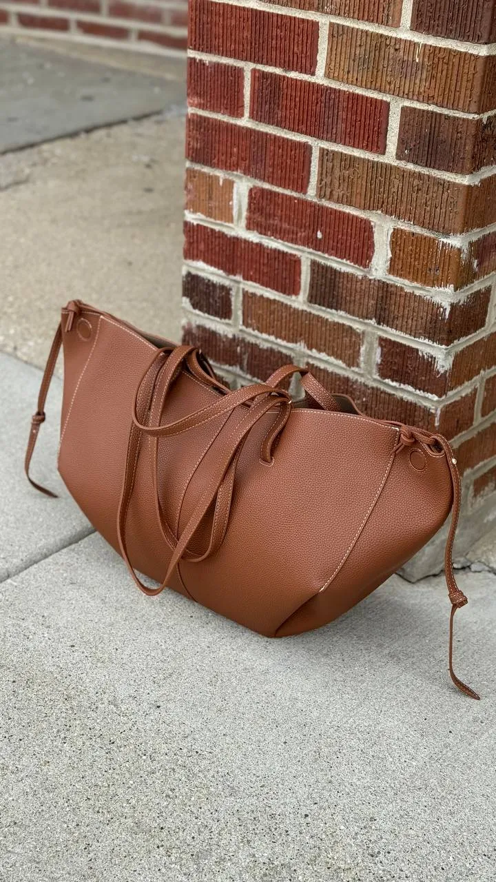 Shopper “Dolce Vita” – Italian Chic and Thoughtful Functionality