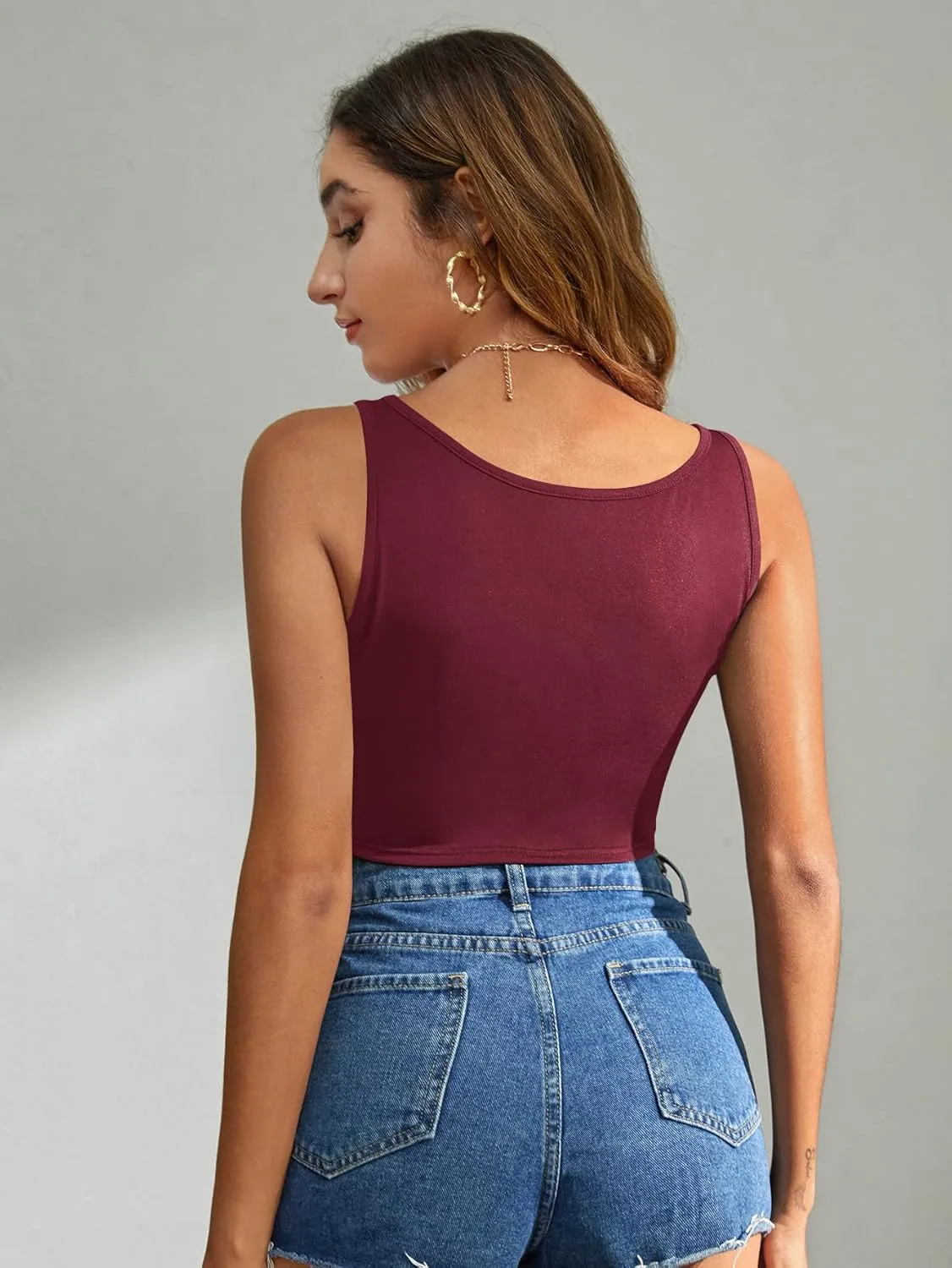 Verdusa 70s Outfits for Women Guipure Fringe V Neck Sleevelss Crop Tank Tops