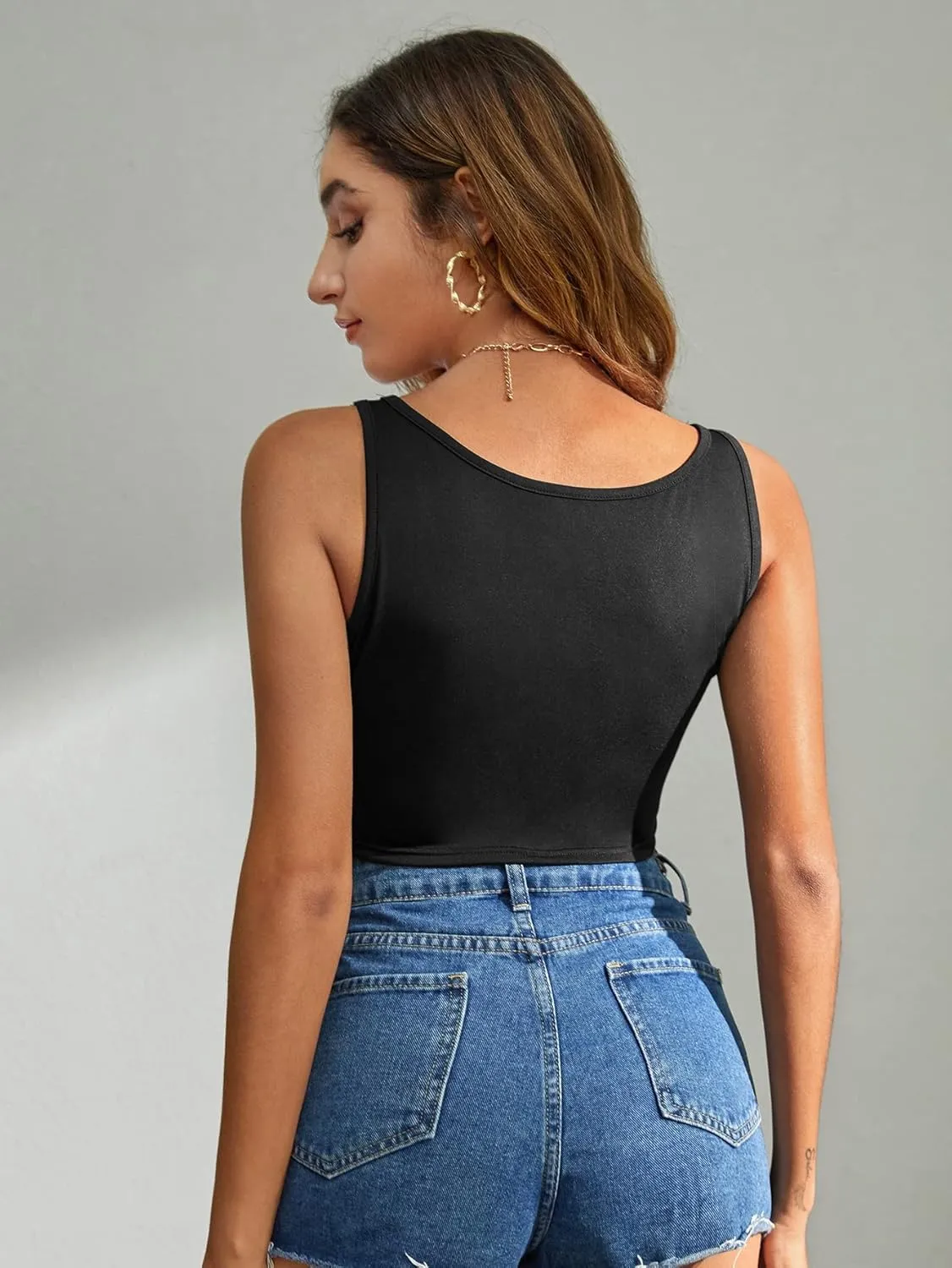 Verdusa 70s Outfits for Women Guipure Fringe V Neck Sleevelss Crop Tank Tops