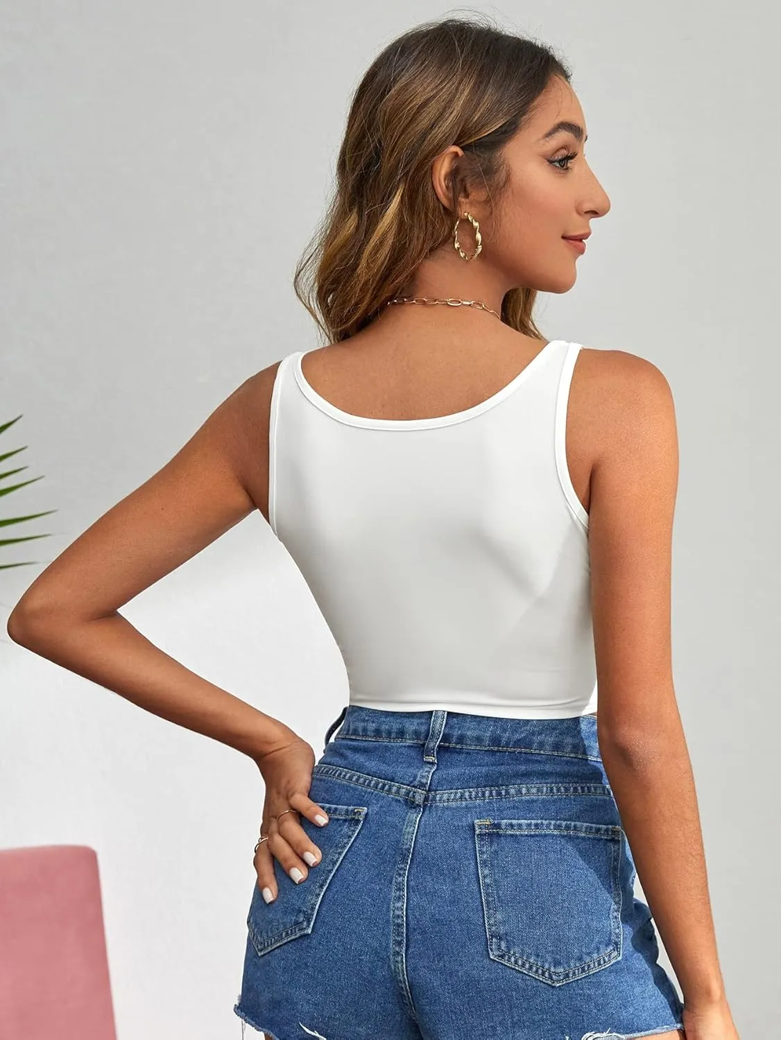 Verdusa 70s Outfits for Women Guipure Fringe V Neck Sleevelss Crop Tank Tops