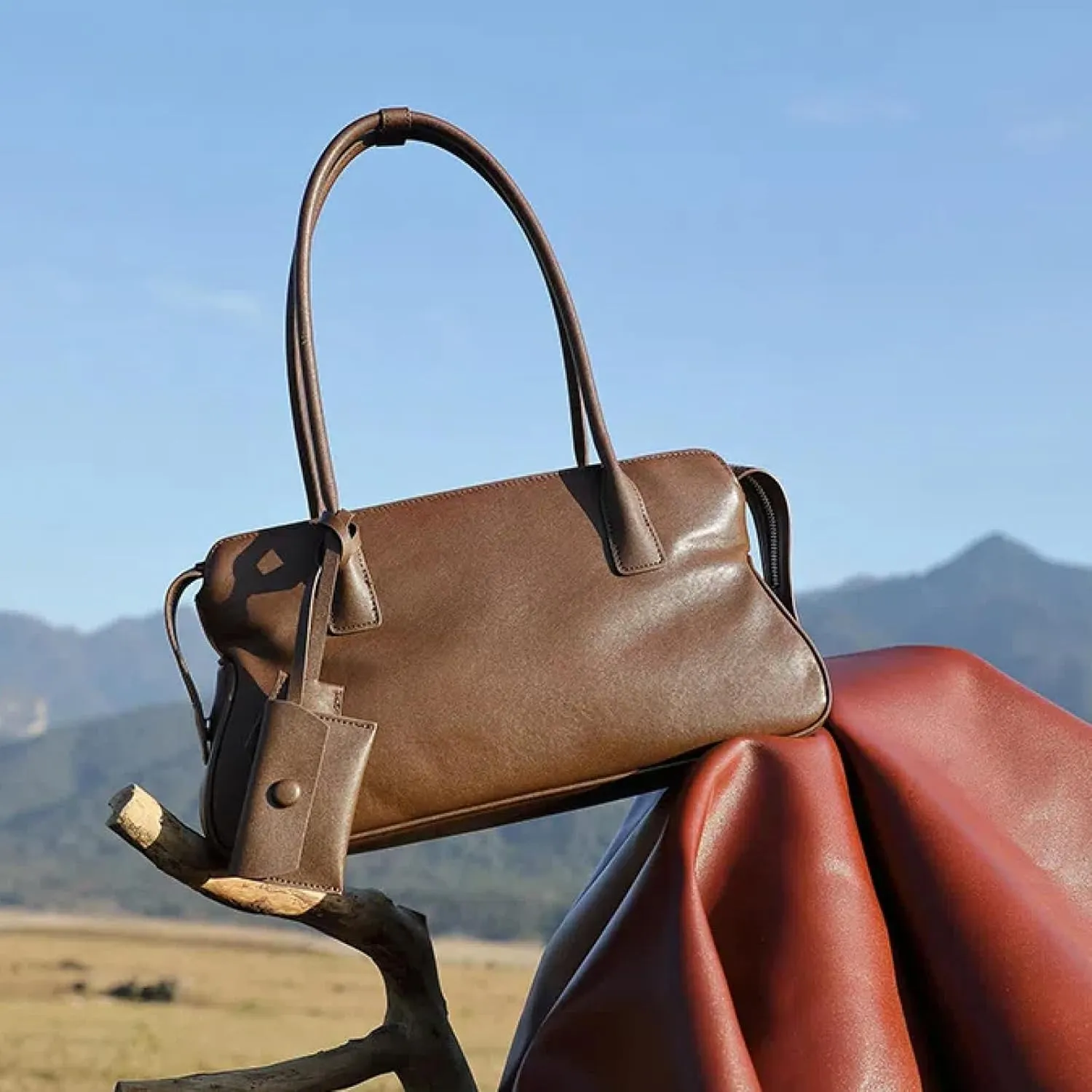 Vintage Cowhide Shoulder Bag for Women - Elegant Handbag and Purse