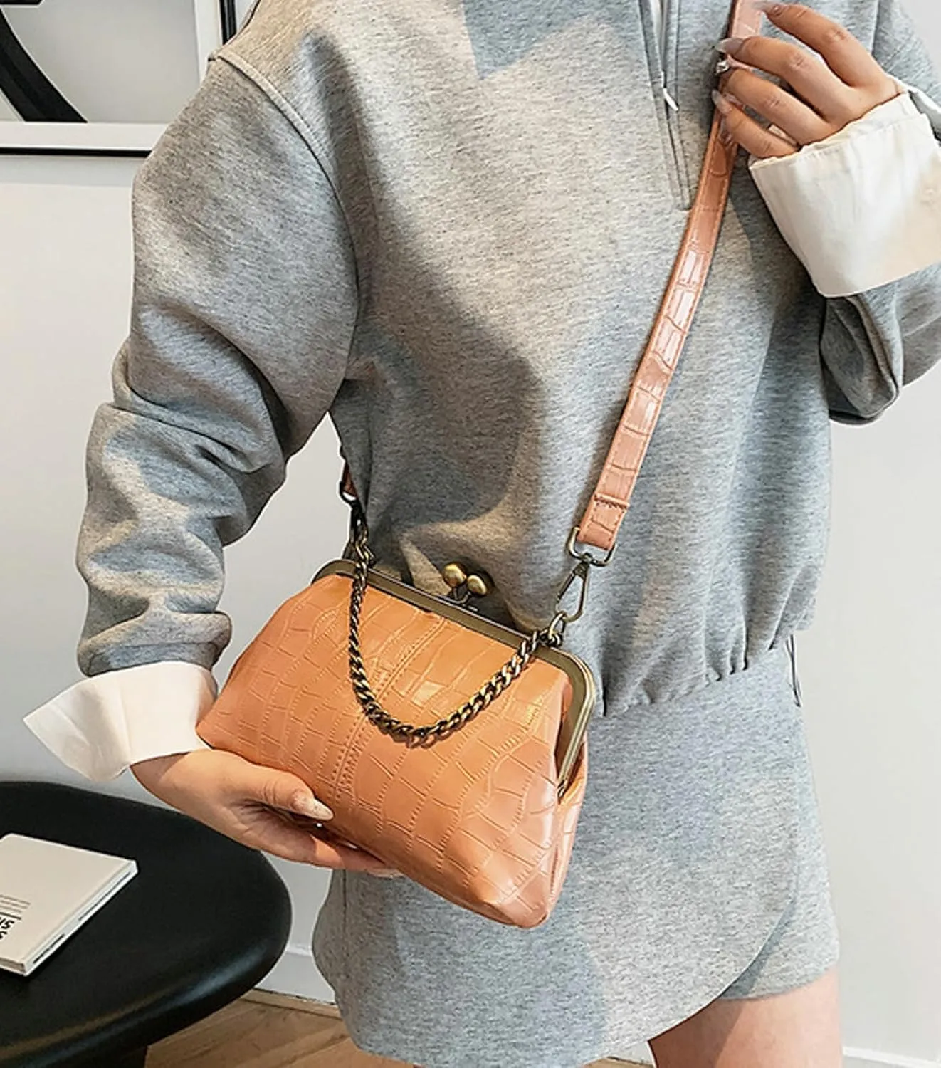 Vintage Kisslock Purse Women Textured Clutch Chain Crossbody 2025 Trendy Retro Shoulder Bag Top Handle Handbag