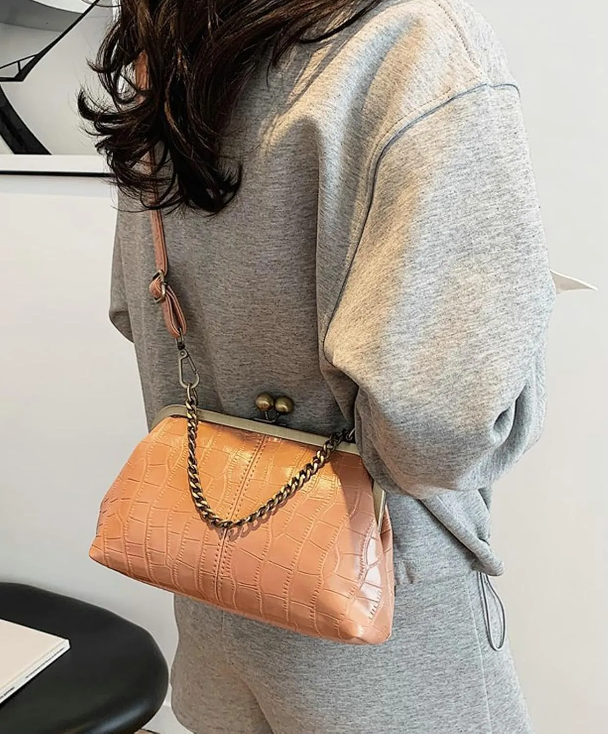 Vintage Kisslock Purse Women Textured Clutch Chain Crossbody 2025 Trendy Retro Shoulder Bag Top Handle Handbag